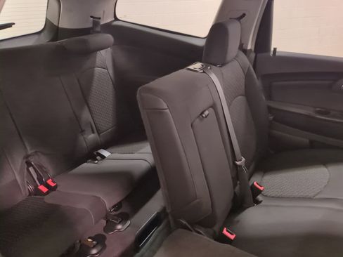 Used 2009 Chevrolet Traverse LT image 13