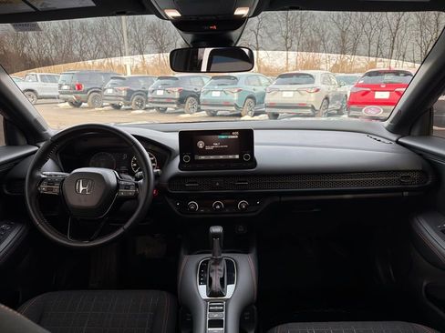 Certified 2025 Honda HR-V Sport image 11