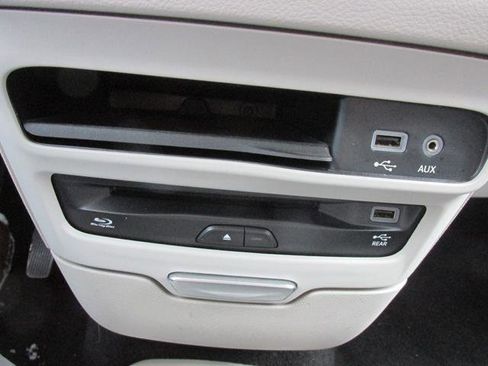 Used 2018 Chrysler Pacifica Touring-L Plus image 14