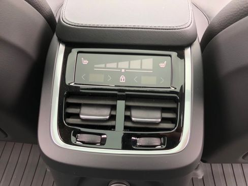 New 2025 Volvo XC90 T8 Plus w/ Protection Package Premier image 36