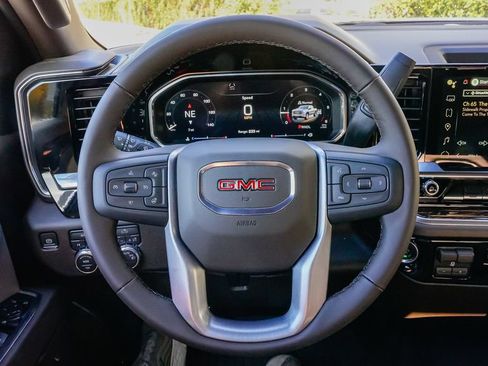 Used 2026 GMC Sierra 1500 SLE w/ Preferred Package AWD/4WD image 25