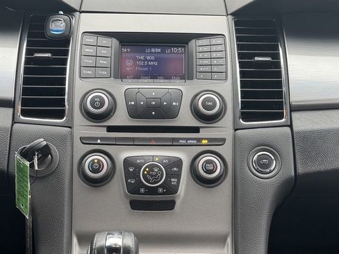 Used 2018 Ford Taurus SEL image 13