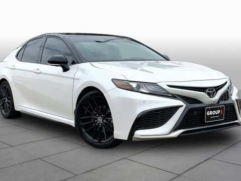 Used 2024 Toyota Camry XSE w/ Navigation Package FWD image 5