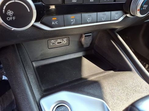 Used 2025 Nissan Altima 2.5 SV FWD image 23