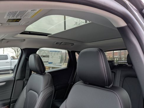 New 2026 Ford Escape SE w/ PHEV Premium Package FWD image 27