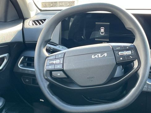 Used 2025 Kia K4 LXS image 28