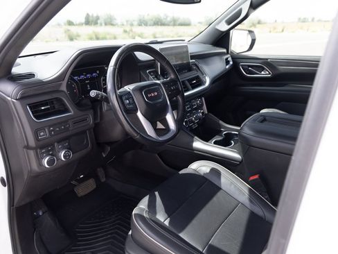 Used 2021 GMC Yukon XL SLT AWD/4WD image 8