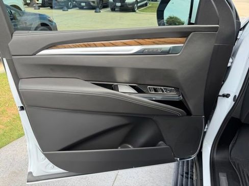 Used 2026 Cadillac Escalade Platinum Sport w/ LPO, ONYX Package AWD/4WD image 10