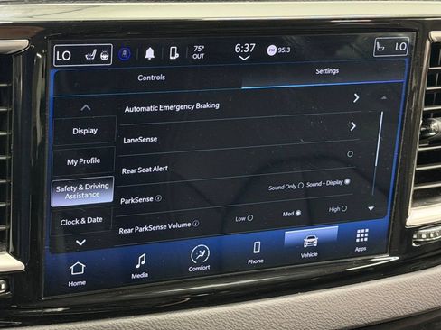 Used 2024 Chrysler Pacifica Touring-L FWD image 28