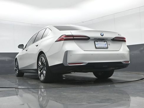 Used 2026 BMW 530i RWD image 63