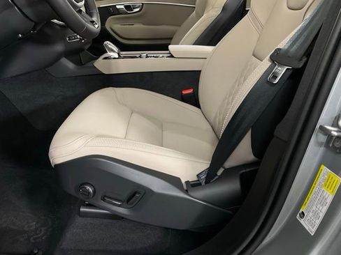 New 2026 Volvo XC90 T8 Plus w/ Protection Package Premier image 31