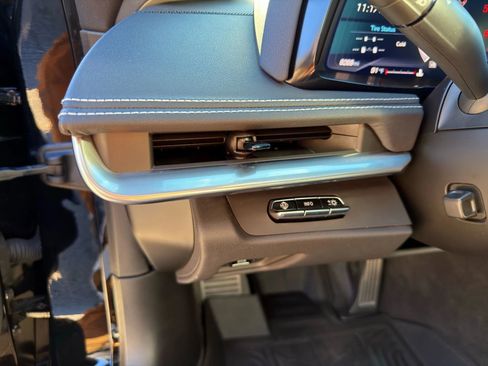 Used 2022 Chevrolet Corvette Stingray Preferred Cpe w/ 2LT image 32