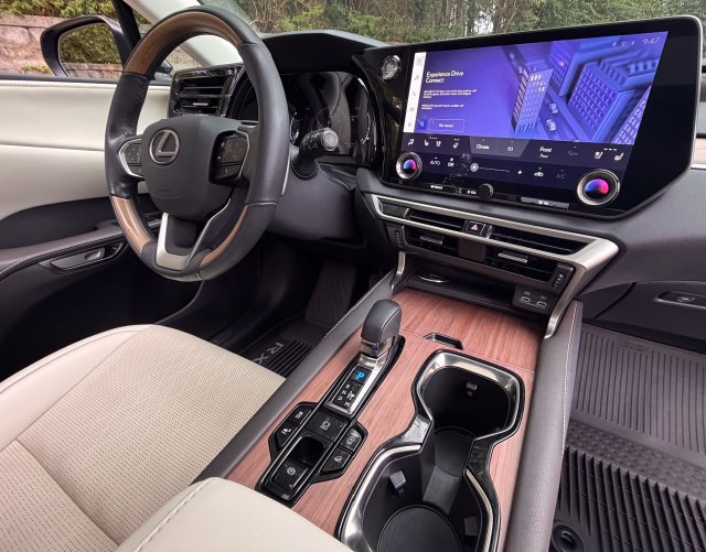 Certified 2023 Lexus RX 350 Premium Plus w/ Cold Area Package AWD/4WD image 29