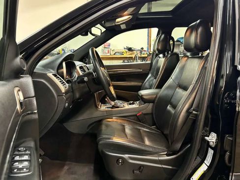 Used 2017 Jeep Grand Cherokee Limited AWD/4WD image 17