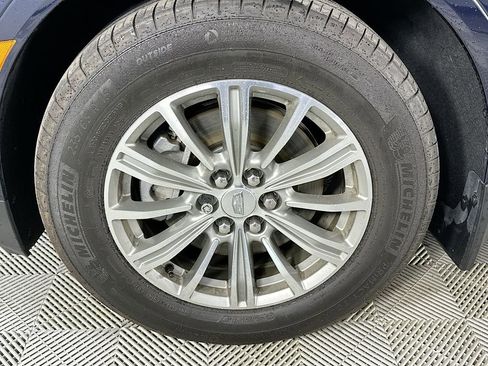 Used 2017 Cadillac XT5 Luxury w/ Driver Awareness Package FWD image 32