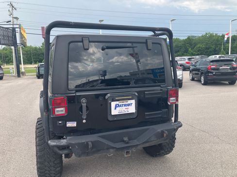 Used 2015 Jeep Wrangler Unlimited Sport w/ Connectivity Group AWD/4WD image 6