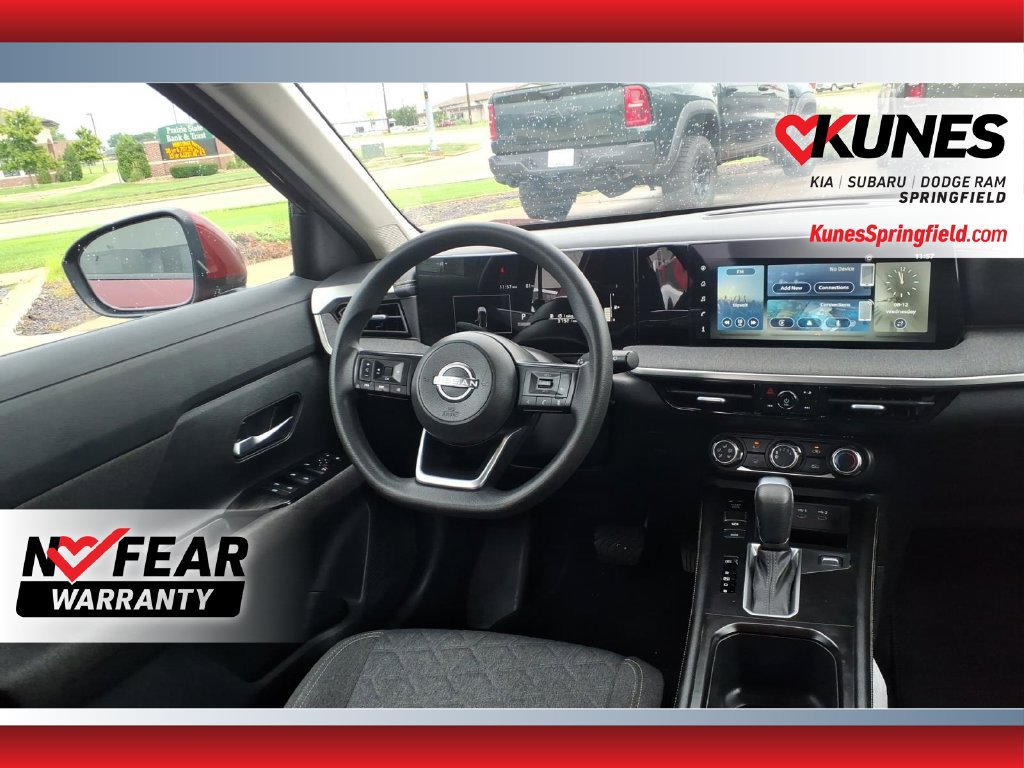 Used 2025 Nissan Kicks SV AWD/4WD image 9