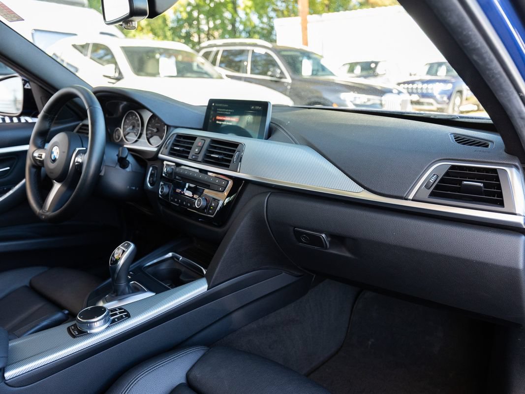 Used 2018 BMW 330i xDrive Sedan w/ M Sport Package AWD/4WD image 24