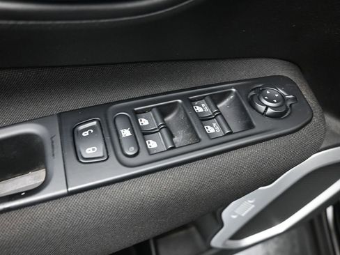 Used 2021 Jeep Renegade Latitude image 13