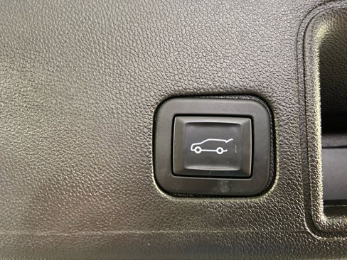 Used 2024 GMC Terrain AT4 w/ Infotainment Package II image 11