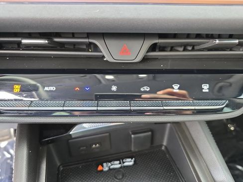 Used 2024 Buick Envision Sport Touring image 21