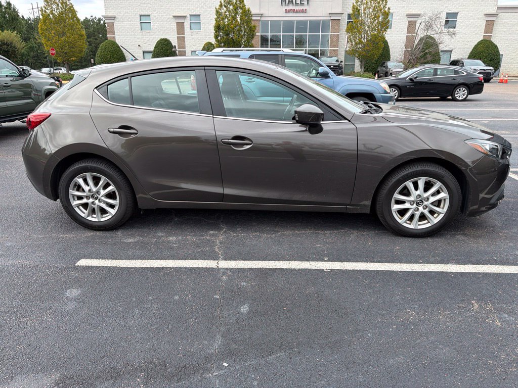 Used 2016 MAZDA MAZDA3 i Touring FWD image 2