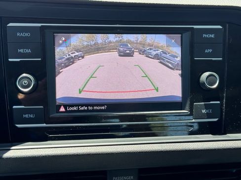 Used 2024 Volkswagen Jetta SE FWD image 18