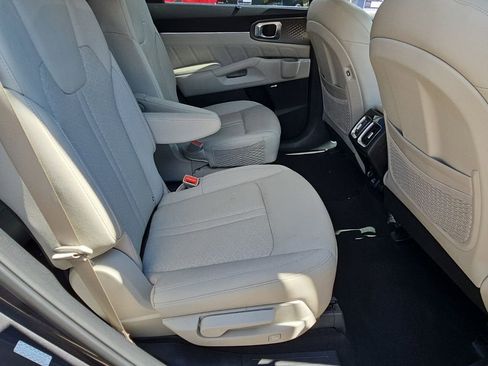 Used 2023 Kia Sorento SX Prestige w/ Panoramic Sunroof Package image 18
