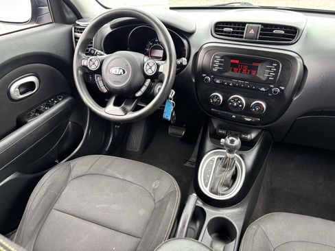 Used 2015 Kia Soul + FWD image 15
