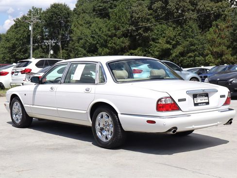 Used 2003 Jaguar XJ8 L RWD image 5