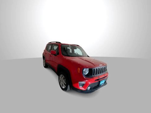 Used 2019 Jeep Renegade Latitude w/ Cold Weather Group AWD/4WD image 2