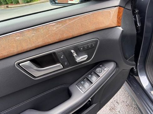 Used 2014 Mercedes-Benz E 350 Sedan image 25