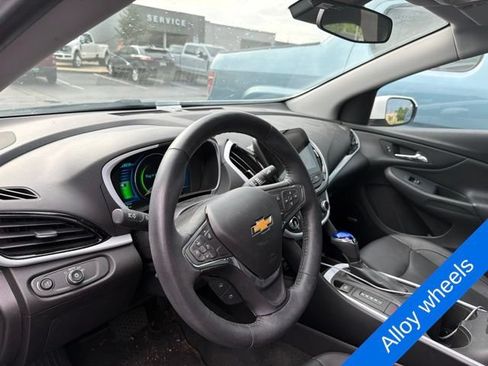 Used 2017 Chevrolet Volt LT w/ Comfort Package FWD image 16