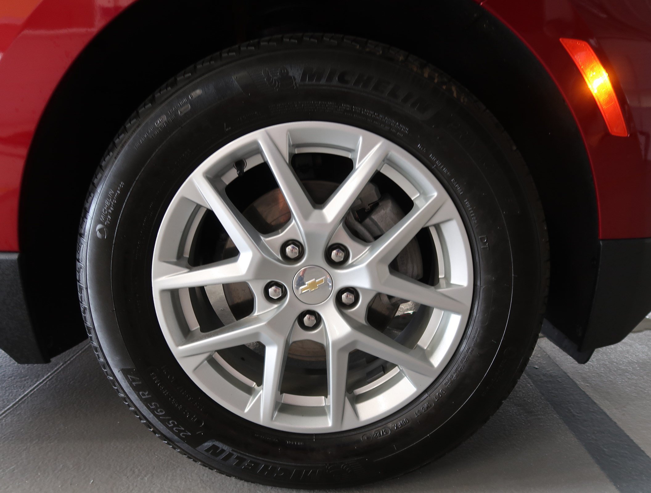 Used 2023 Chevrolet Equinox LT FWD image 46