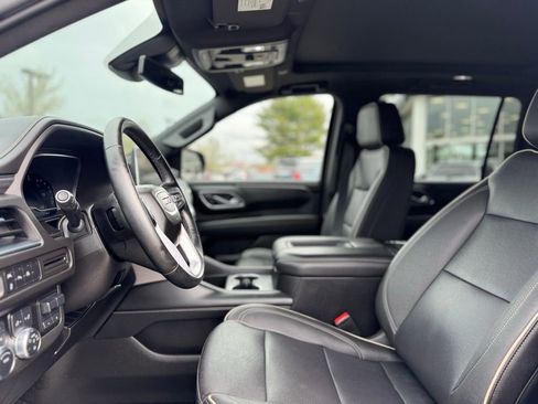 Used 2023 GMC Yukon XL SLT w/ Max Trailering Package AWD/4WD image 16