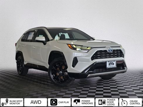 Used 2022 Toyota RAV4 SE w/ Convenience Package AWD/4WD image 1