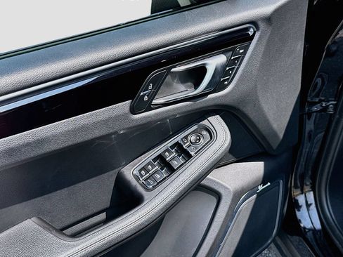 Certified 2023 Porsche Macan S AWD/4WD image 20