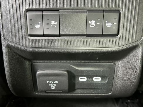 Used 2024 Jeep Wagoneer Launch Edition AWD/4WD image 36