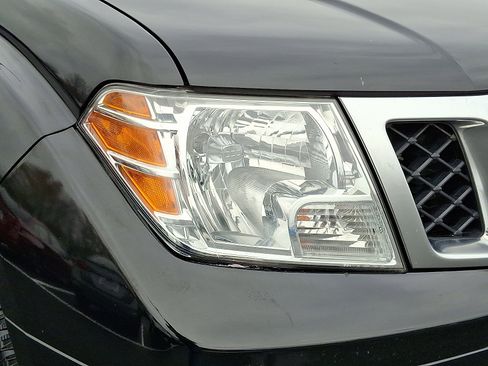 Used 2019 Nissan Frontier PRO-4X w/ Pro-4x Luxury Package image 15