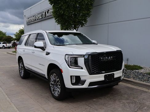 Used 2023 GMC Yukon Denali Ultimate AWD/4WD image 1