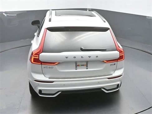 Certified 2024 Volvo XC60 B5 Core image 47