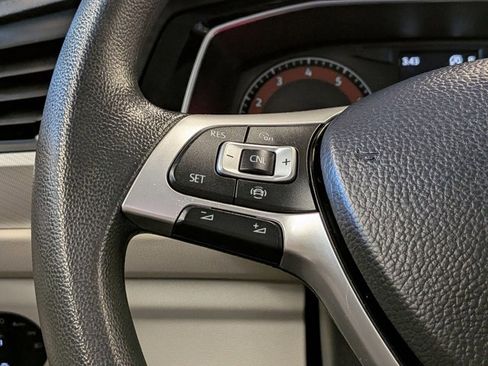 Used 2019 Volkswagen Jetta FWD image 12