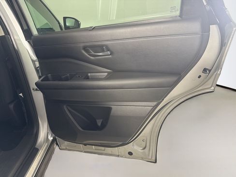 Used 2025 Nissan Pathfinder S AWD/4WD image 28