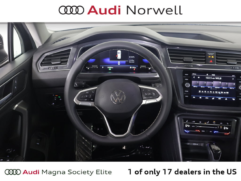 Used 2023 Volkswagen Tiguan SE AWD/4WD image 28