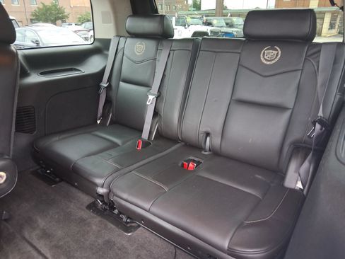 Used 2012 Cadillac Escalade Platinum AWD/4WD image 14