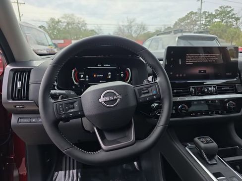 New 2026 Nissan Pathfinder SL image 16