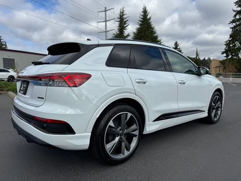Used 2024 Audi Q4 e-tron Premium w/ Convenience Package image 11