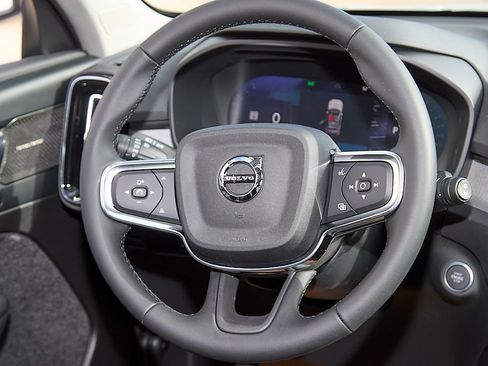 New 2026 Volvo XC40 B5 Ultra w/ Climate Package image 25