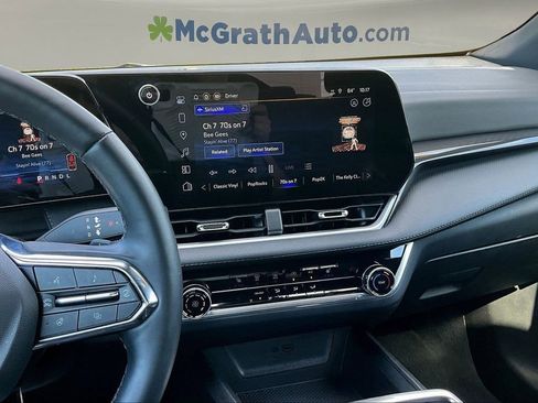 Used 2025 Chevrolet Equinox LT AWD/4WD image 10