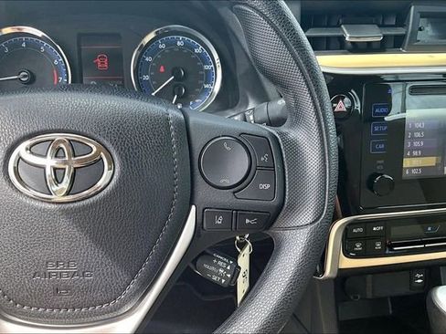 Used 2017 Toyota Corolla LE FWD image 12
